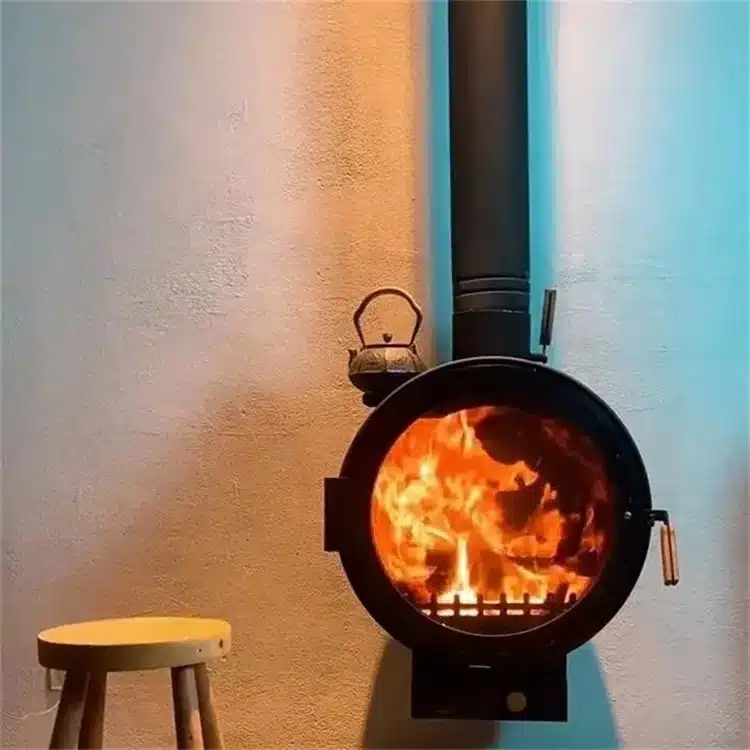 wandmontierter holzbefeuerter Ofen